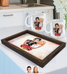 Kişiye Özel İsimli Evleniyoruz Karikatürlü Doğal Ahşap Tepsi ve 2’li Kupa Bardak Seti-10