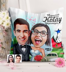 Kişiye Özel Evleniyoruz Karikatürlü Saten Yastık - 1