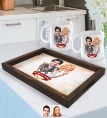 Kişiye Özel İsimli Evleniyoruz Karikatürlü Doğal Ahşap Tepsi ve 2’li Kupa Bardak Seti-6