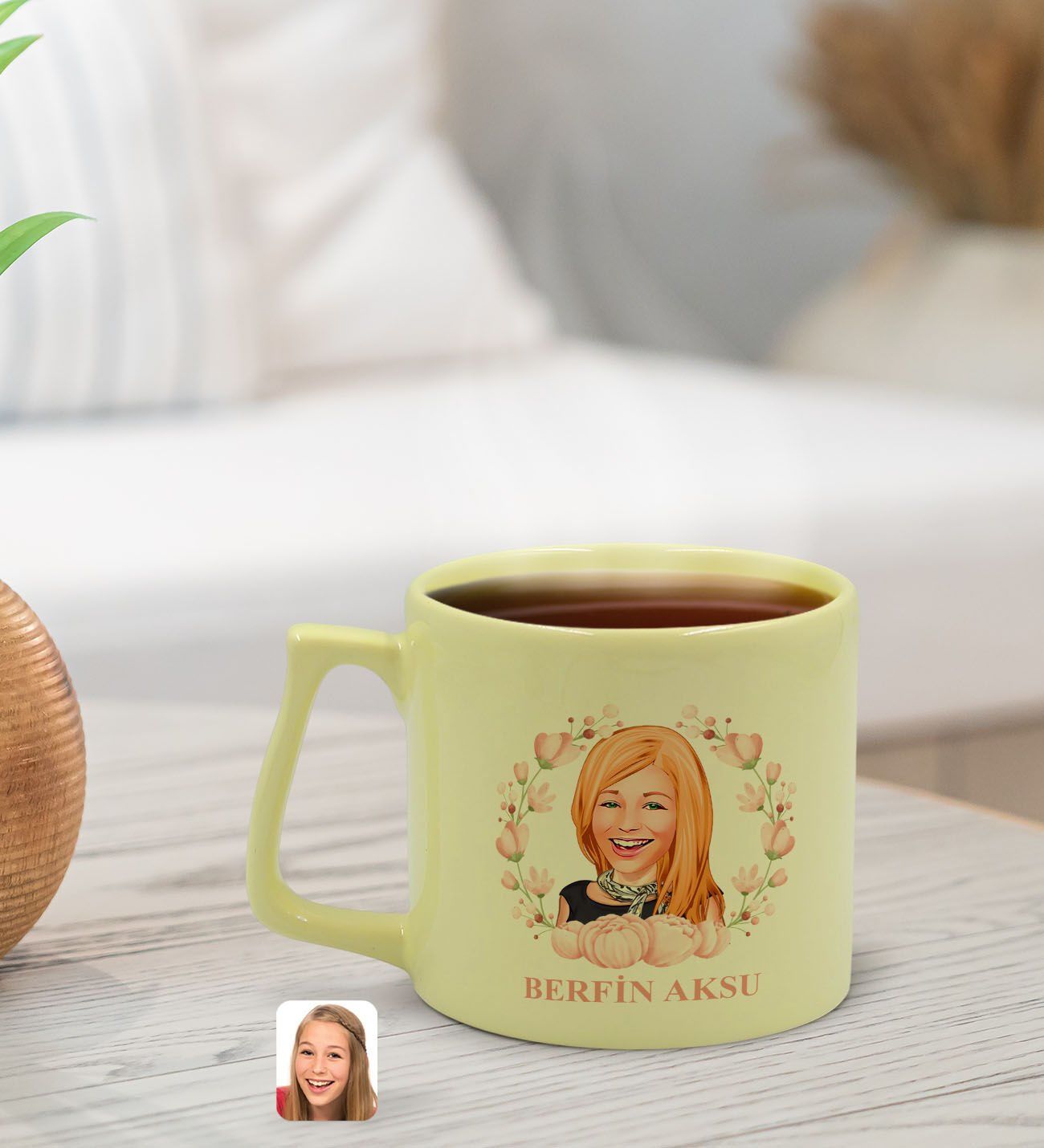 BK Gift Kişiye Özel Karikatürlü Anneler Günü Tasarımlı Pastel Sarı Middle Kupa Bardak, Anneye Hediye, Anneler Günü Hediyesi-3