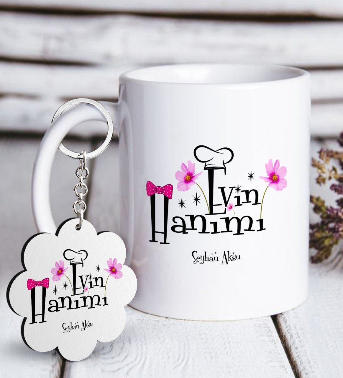 Kişiye Özel Evin Hanımı Beyaz Kupa ve Anahtarlık Hediye Seti