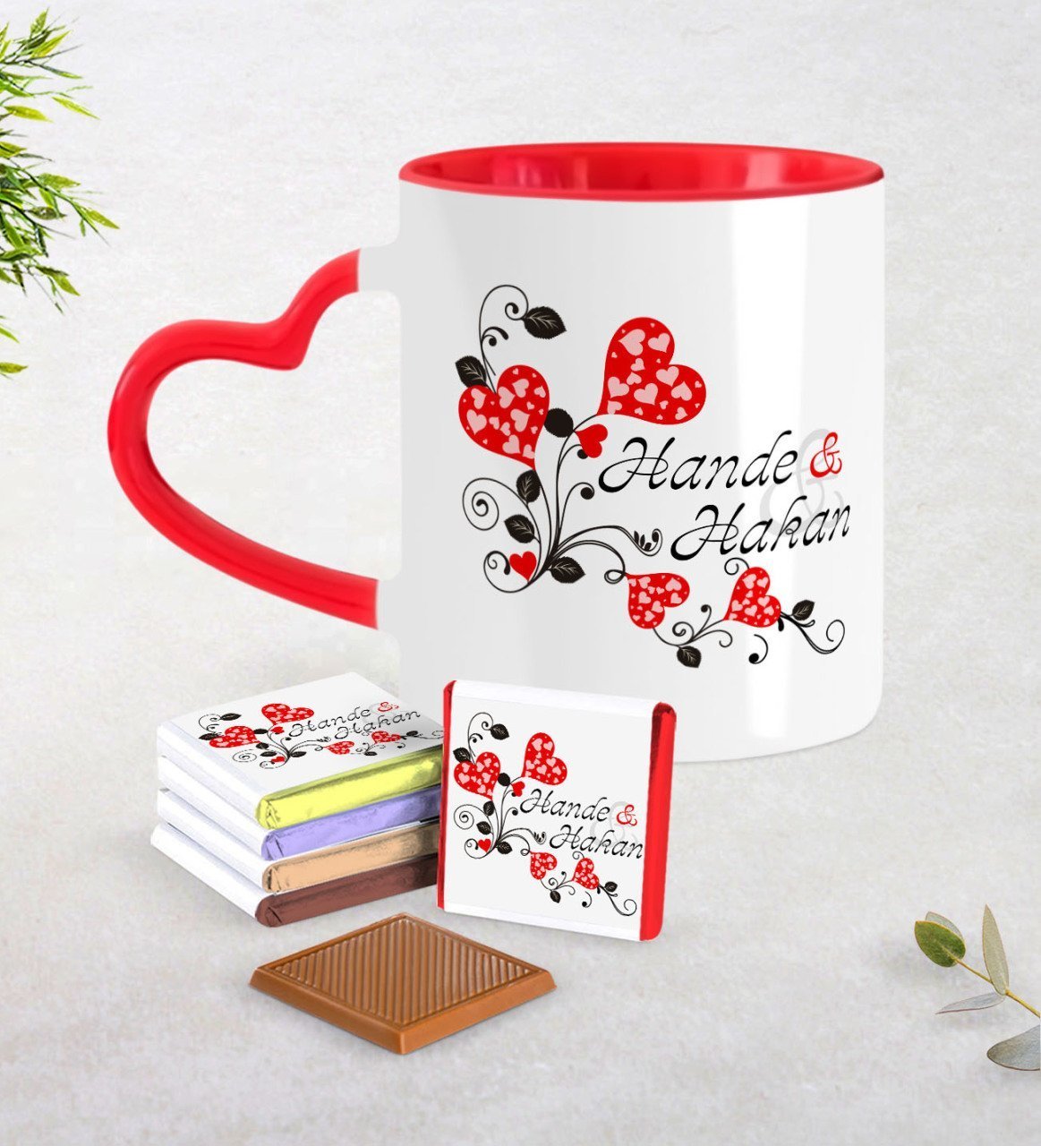 Kişiye Özel Sevgililer Günü Kırmızı Kalpli Kupa ve Çikolata Seti-2