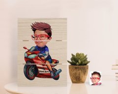 Kişiye Özel Motorcu Çocuk Karikatürlü Otantik Masaüstü Ahşap Palet Çerçeve-1