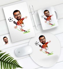 Kişiye Özel Bay Sarı Kırmızı Futbolcu Karikatürlü Defter Kalem Kupa Mouse Pad Seti