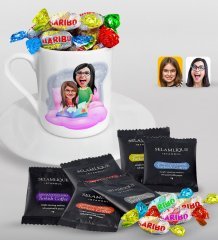 Kişiye Özel Anne Kız Karikatürlü Türk Kahvesi Fincanı Selamlique Karışık Türk Kahvesi ve Haribo Şeker Hediye Seti-3