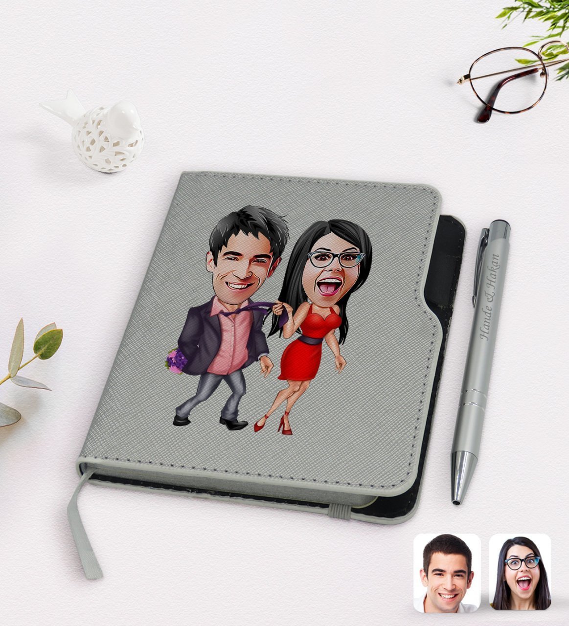 Kişiye Özel Sevgililer Karikatürlü Gri Termo Deri Defter Kalem Seti-4