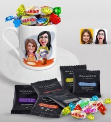 Kişiye Özel Anne Kız Karikatürlü Türk Kahvesi Fincanı Selamlique Karışık Türk Kahvesi ve Haribo Şeker Hediye Seti-2