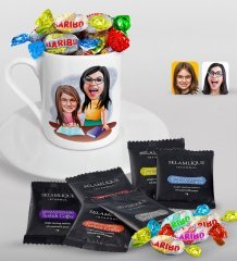 Kişiye Özel Anne Kız Karikatürlü Türk Kahvesi Fincanı Selamlique Karışık Türk Kahvesi ve Haribo Şeker Hediye Seti-1