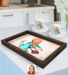 Kişiye Özel Kadın Karikatürlü Doğal Ahşap Tepsi ve 2’li Kahve Fincan Seti-52