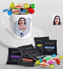 Kişiye Özel Ev Hanımı Anne Karikatürlü Türk Kahvesi Fincanı Selamlique Karışık Türk Kahvesi ve Haribo Şeker Hediye Seti-3
