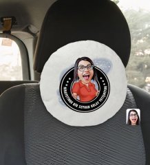 Kişiye Özel İsimli Kadın Kolay Yetişmiyor Karikatürlü Yuvarlak Araç Koltuk Yastığı-3