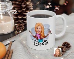 Kişiye Özel Şarkı Söyleyen Kız Karikatürlü Beyaz Kupa Bardak-1