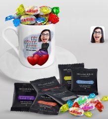Kişiye Özel En Güzel Anne Karikatürlü Türk Kahvesi Fincanı Selamlique Karışık Türk Kahvesi ve Haribo Şeker Hediye Seti-1