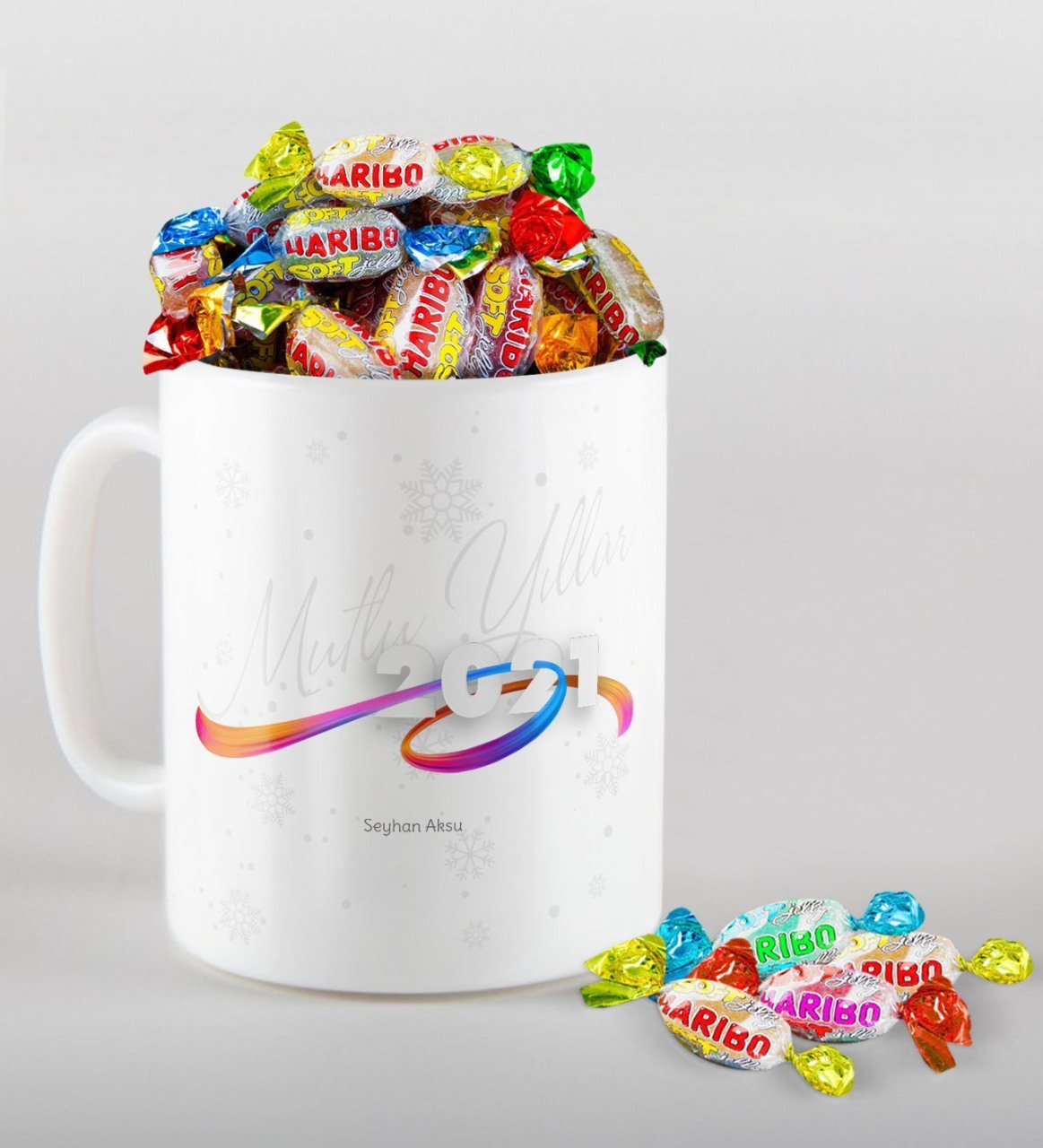 BK Gift Kişiye Özel 2023 Mutlu Yıllar Beyaz Kupa ve Haribo Şeker Hediye Seti-4