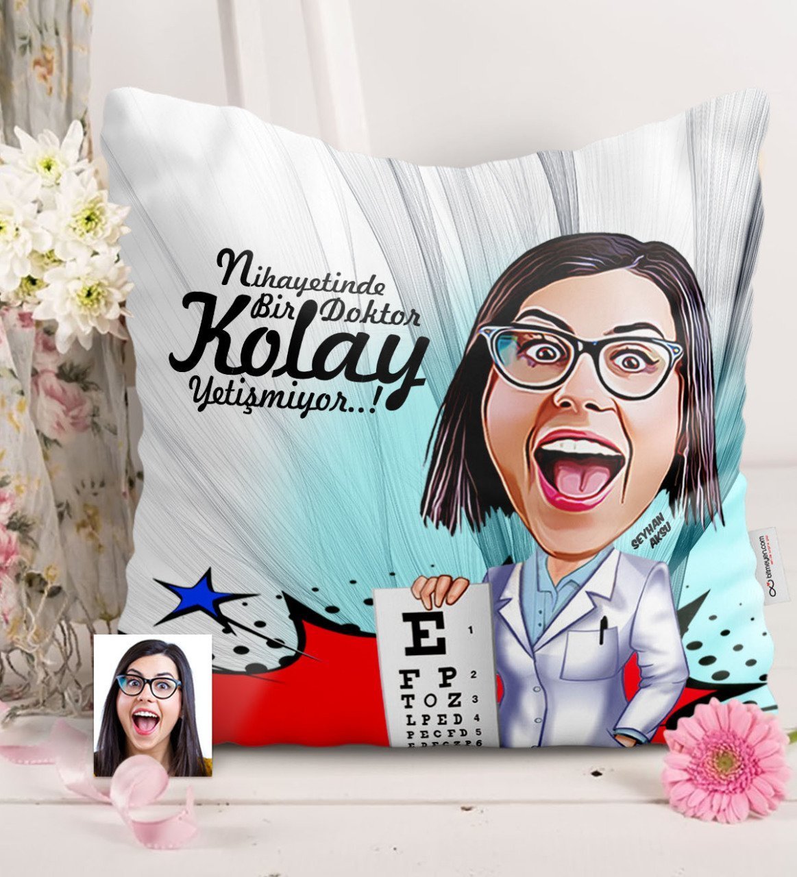 Kişiye Özel Bayan Göz Doktoru Karikatürlü Saten Yastık - 1