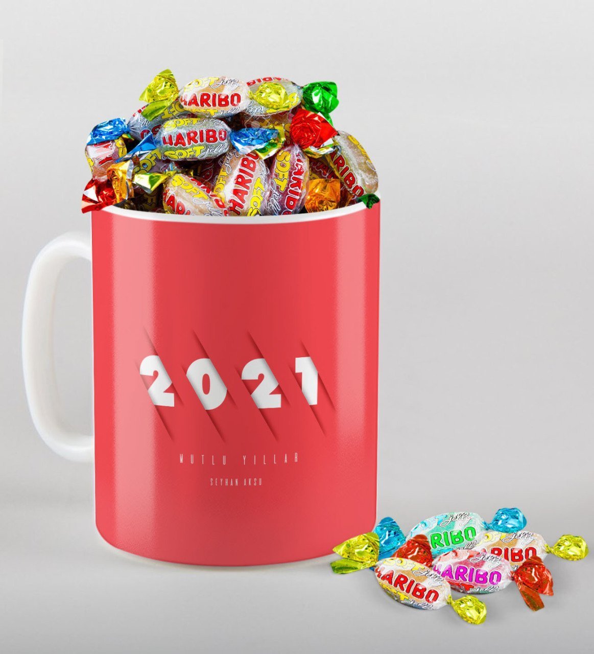 BK Gift Kişiye Özel 2023 Mutlu Yıllar Beyaz Kupa ve Haribo Şeker Hediye Seti-1