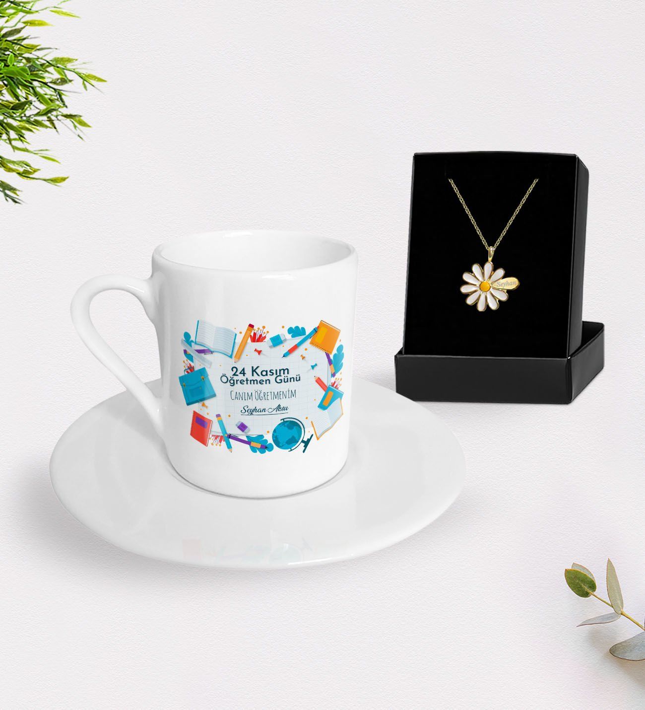 BK Gift Kişiye Özel Öğretmenler Günü Türk Kahvesi Fincanı ve İsimli Papatya Kolye Hediye Seti- 3, Öğretmene Hediye, Öğretmenler Günü