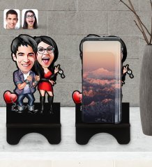 Kişiye Özel Sevgililer Karikatürlü Ahşap Biblo Telefon Standı-1