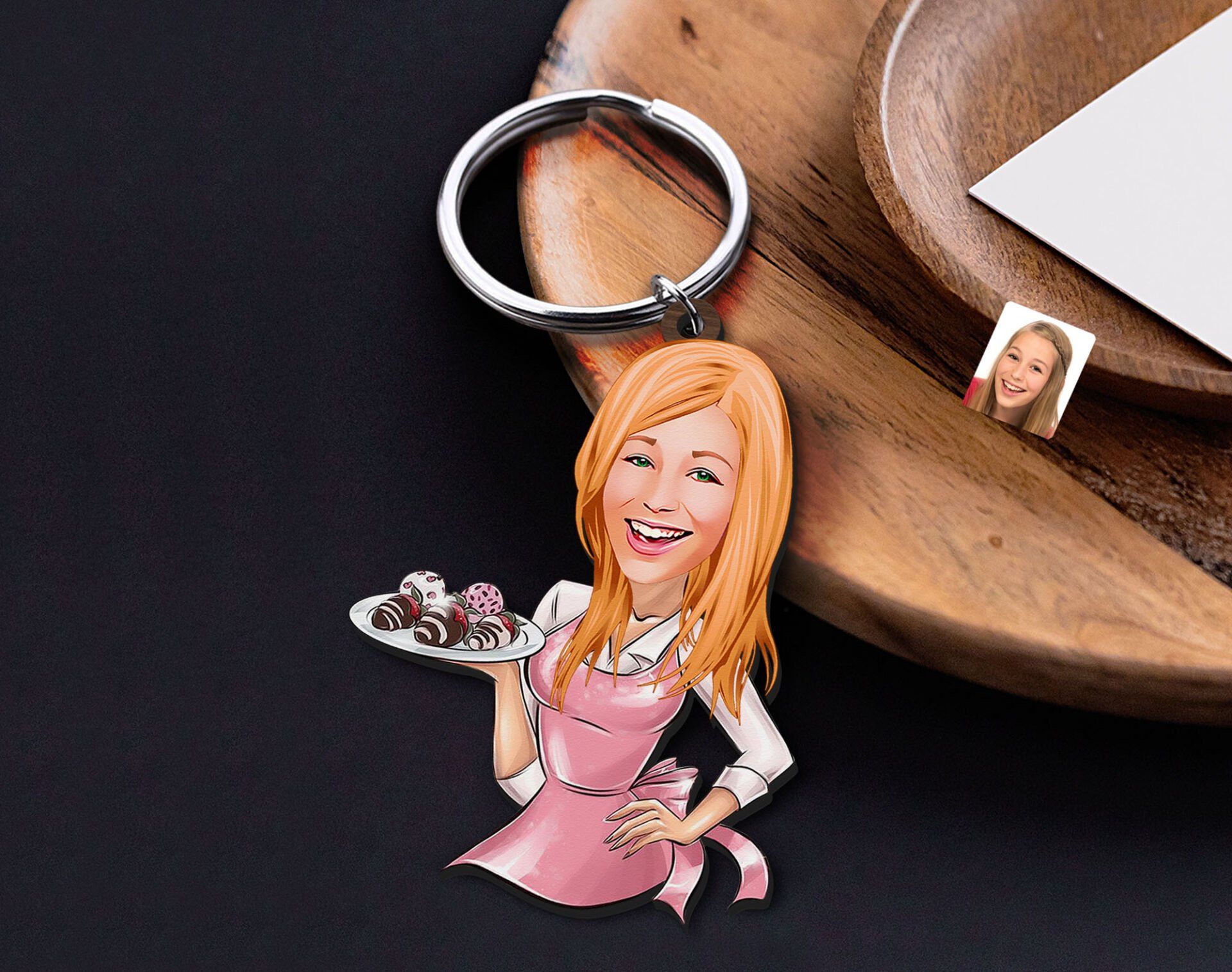 BK Gift Kişiye Özel Ev Hanımı Karikatürlü Ahşap Anahtarlık-4 Sevgiliye Hediye, Arkadaşa Hediye, Doğum Günü Hediyesi