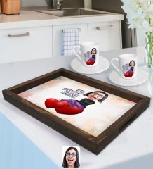 Kişiye Özel Dünyanın En Güzel Annesi Karikatürlü Doğal Ahşap Tepsi ve 2’li Kahve Fincan Seti-1