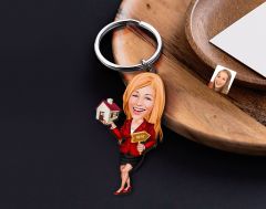 BK Gift Kişiye Özel Emlakçı Karikatürlü Ahşap Anahtarlık-3 Sevgiliye Hediye, Arkadaşa Hediye, Doğum Günü Hediyesi