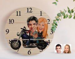 Kişiye Özel Motorcu Sevgililer Karikatürlü Otantik Ahşap Palet Saat-1