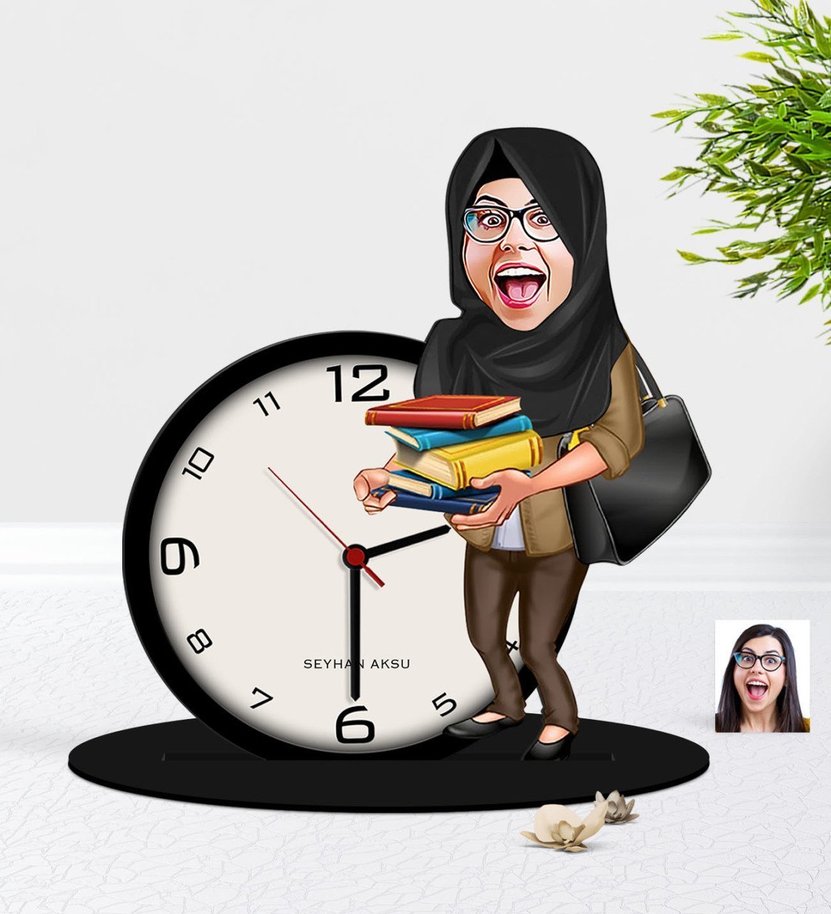 Kişiye Özel Bayan Öğretmen Karikatürlü Ahşap Masaüstü Biblo Saat-8
