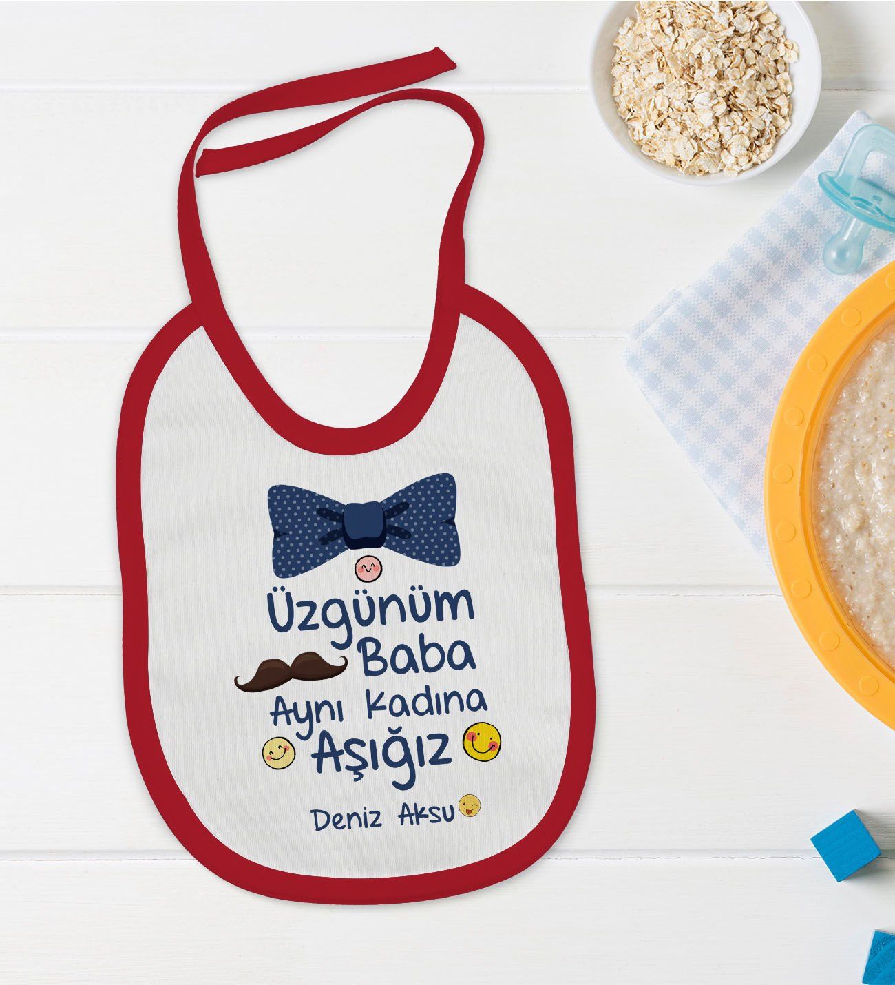 BK Kids Kişiye Özel Aynı Kadına Aşığız Tasarımlı Kırmızı Bebek Mama Önlüğü-1