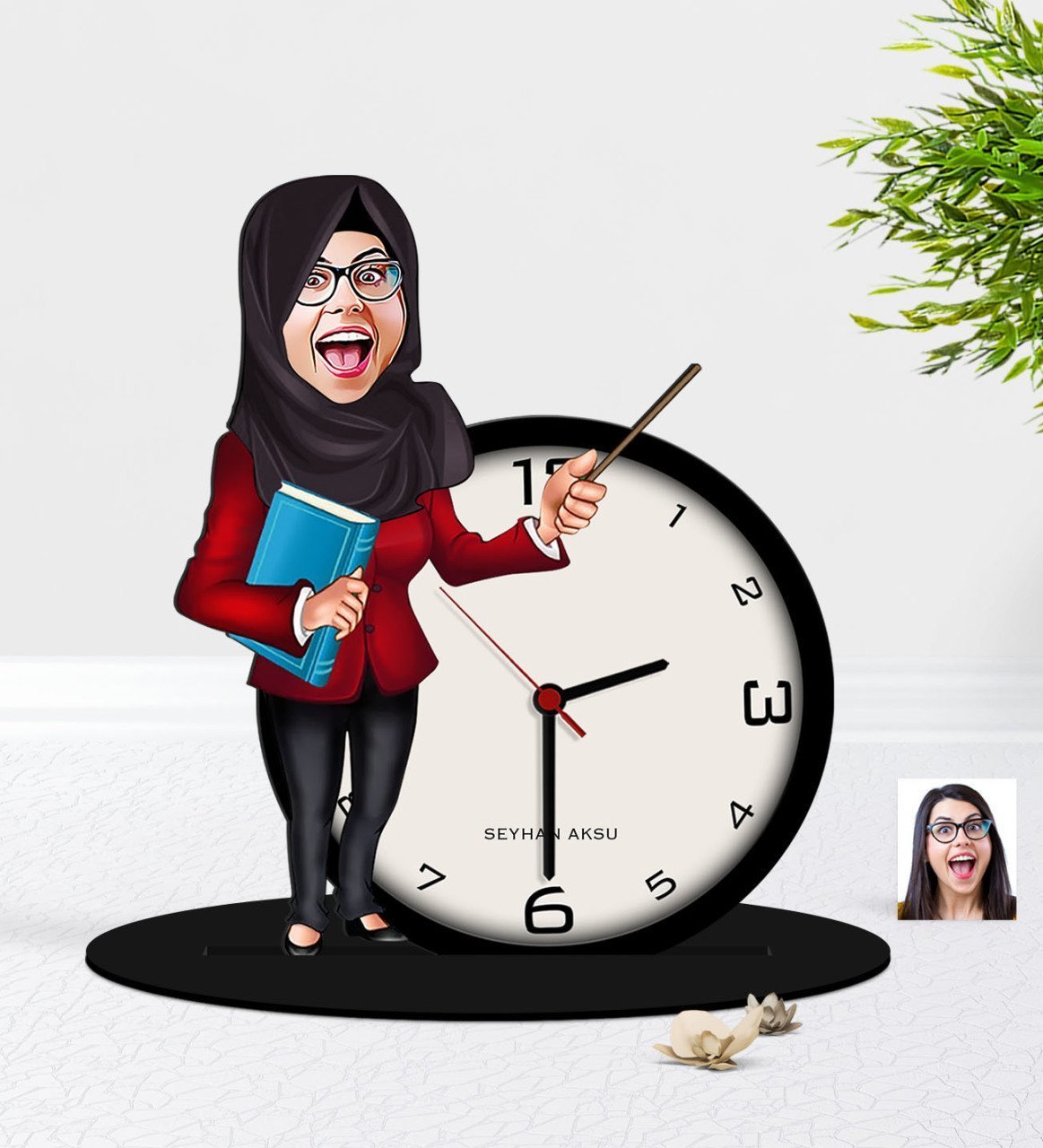 Kişiye Özel Bayan Öğretmen Karikatürlü Ahşap Masaüstü Biblo Saat-7