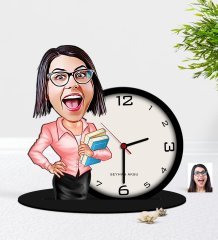 Kişiye Özel Bayan Öğretmen Karikatürlü Ahşap Masaüstü Biblo Saat-5