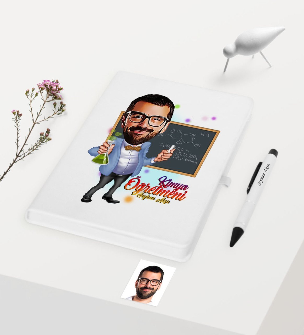 Kişiye Özel Bay Kimya Öğretmeni Temalı Karikatürlü Beyaz Defter Kalem Hediye Seti - 1