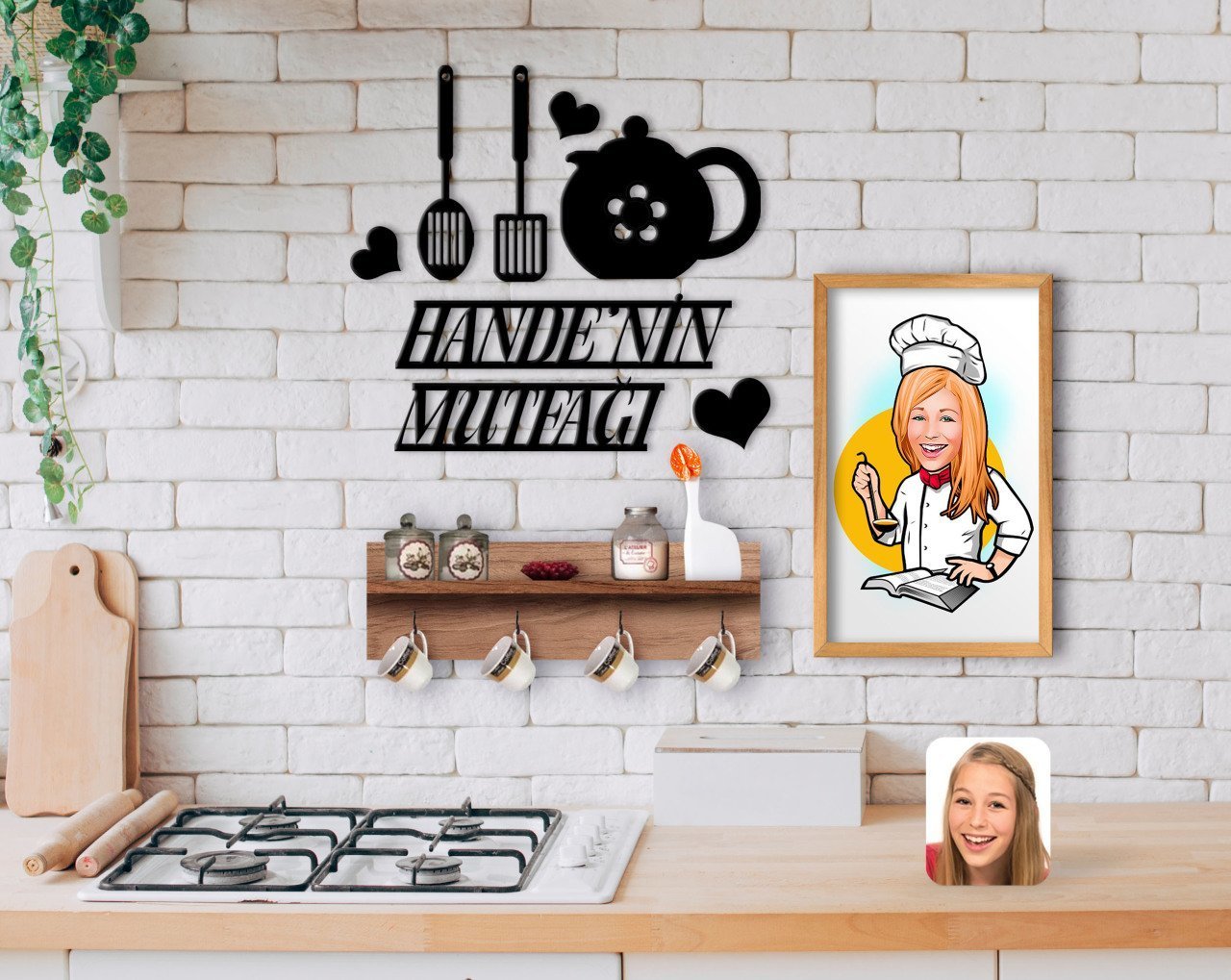 BK Home İsme Özel Mutfak Duvar Süsü Ahşap Karikatürlü Tablo ve Dekoratif Raflı Fincan Askılığı Hediye Seti-7
