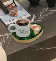 Kişiye Özel Yapraklar Tasarımlı Doğal Ahşap Tabaklı Türk Kahvesi Fincanı Sunum Seti Model 9