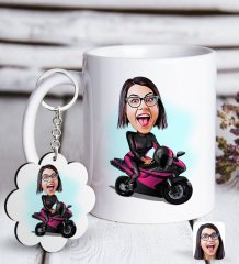 Kişiye Özel Bayan Motorcu Karikatürlü Beyaz Kupa ve Anahtarlık Hediye Seti
