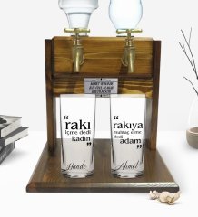Kişiye Özel Renkli Baskılı Rakı İçme Dedi Kadın Tasarımlı İkili Rakı Bardağı ve Çift Musluklu Doğal Ahşap Rakı Standı-1