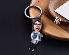 BK Gift Kişiye Özel Doktor Karikatürlü Ahşap Anahtarlık-9 Sevgiliye Hediye, Arkadaşa Hediye, Doğum Günü Hediyesi