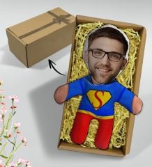 BK Gift Hediye Kutusunda Kişiye Özel Fotoğraflı Erkek Süper Kahraman Bebek Yastık-15, Arkadaşa Hediye, Sevgiliye Hediye, Doğum Günü Hediyesi