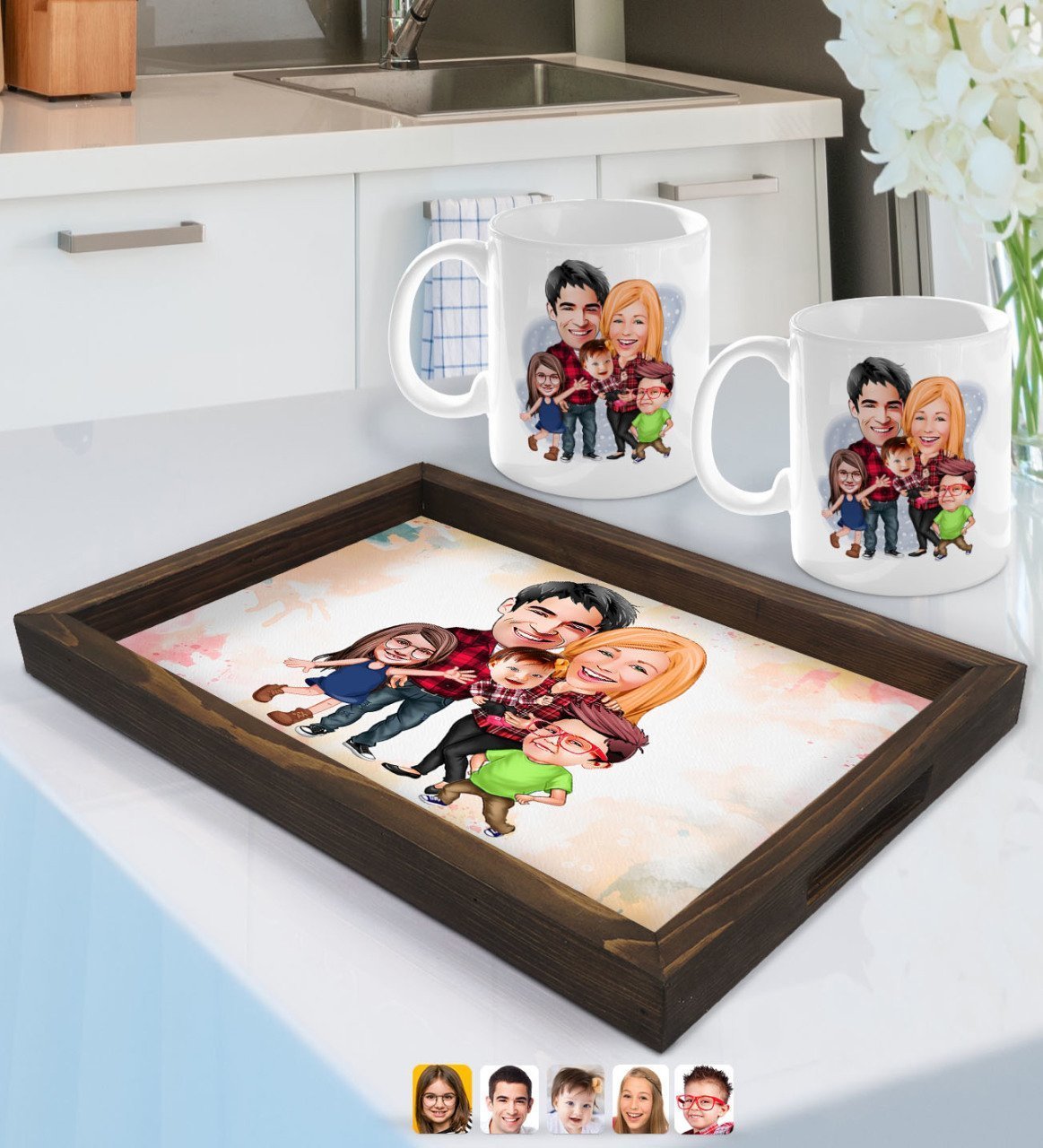 Kişiye Özel Aile Karikatürlü Doğal Ahşap Tepsi ve 2’li Kupa Bardak Seti-5