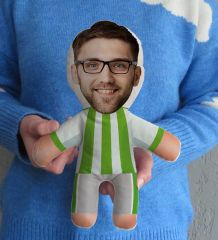 BK Gift Hediye Kutusunda Kişiye Özel Fotoğraflı Yeşil Beyaz Futbolcu Bebek Yastık-1, Arkadaşa Hediye, Sevgiliye Hediye, Doğum Günü Hediyesi