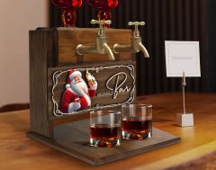 BK Gift Kişiye Özel Kabartma Yeni Yıl Tasarımlı İsimli Çift Musluklu Doğal Ahşap İçki Standı-15, İçki Standı, Doğum Günü Hediyesi, Ev Hediyesi