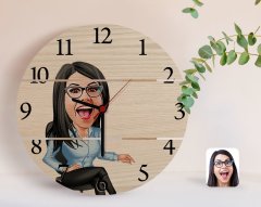 Kişiye Özel Kadın Patron Karikatürlü Otantik Ahşap Palet Saat-5