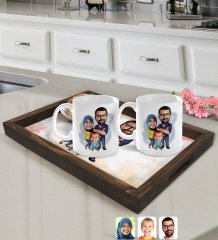 Kişiye Özel Tesettürlü Aile Karikatürlü Doğal Ahşap Tepsi ve 2’li Kupa Bardak Seti-1