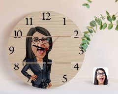 Kişiye Özel Kadın Patron Karikatürlü Otantik Ahşap Palet Saat-4