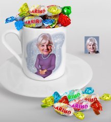 Kişiye Özel Büyükanne Karikatürlü Türk Kahvesi Fincanı ve Haribo Şeker Hediye Seti