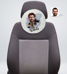 Kişiye Özel İsimli Erkek Fotoğrafçı Karikatürlü Yuvarlak Araç Koltuk Yastığı-1