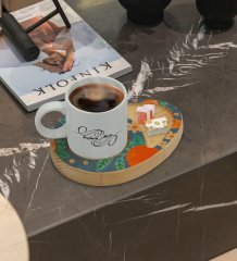 Kişiye Özel Portakal Tasarımlı Doğal Ahşap Tabaklı Türk Kahvesi Fincanı Sunum Seti Model 1