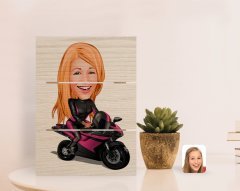 Kişiye Özel Kadın Motorcu Karikatürlü Otantik Masaüstü Ahşap Palet Çerçeve-1
