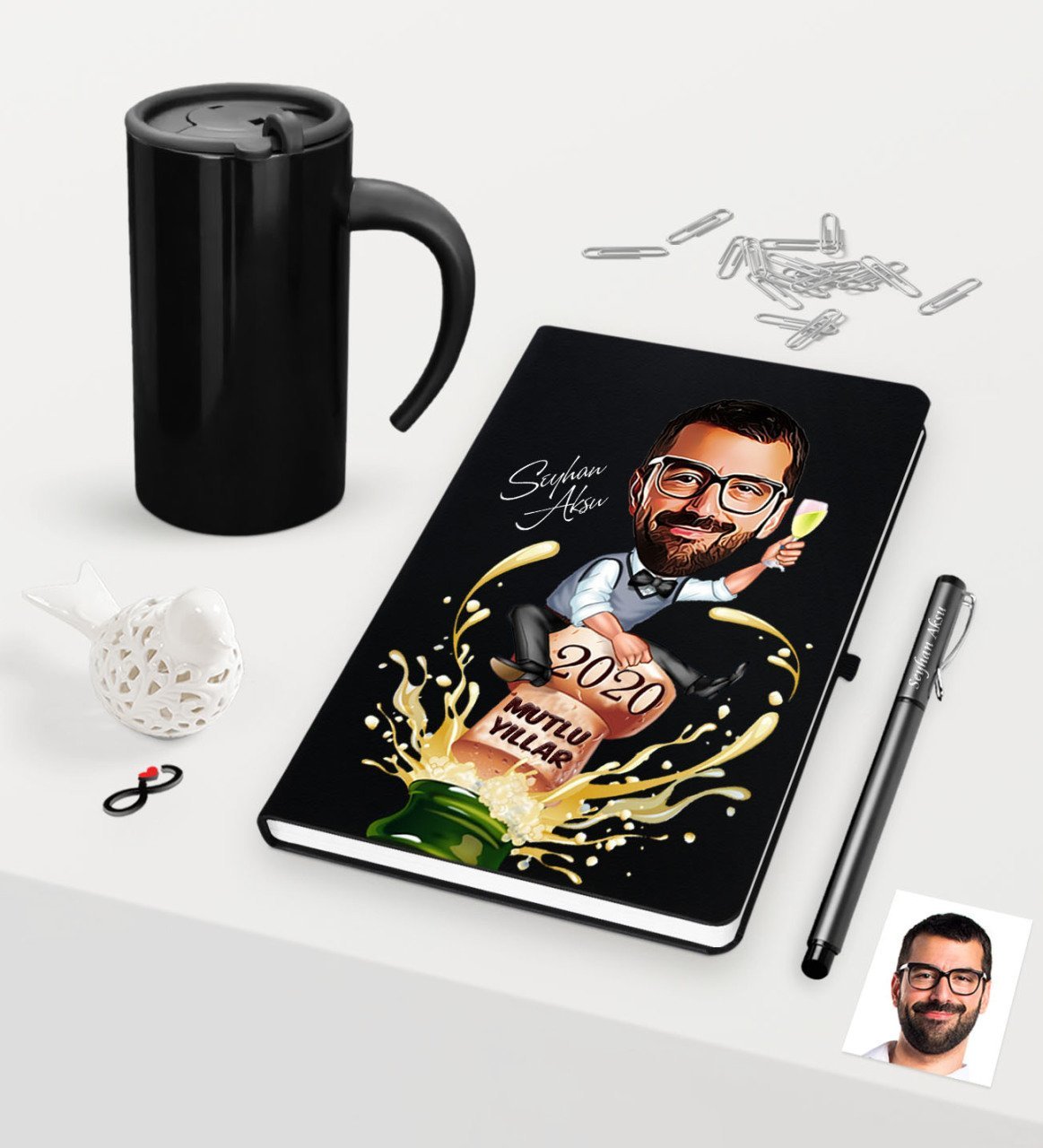 Kişiye Özel Yılbaşı Bay Karikatürlü Siyah Defter Kalem Termos Mug Seti - 6