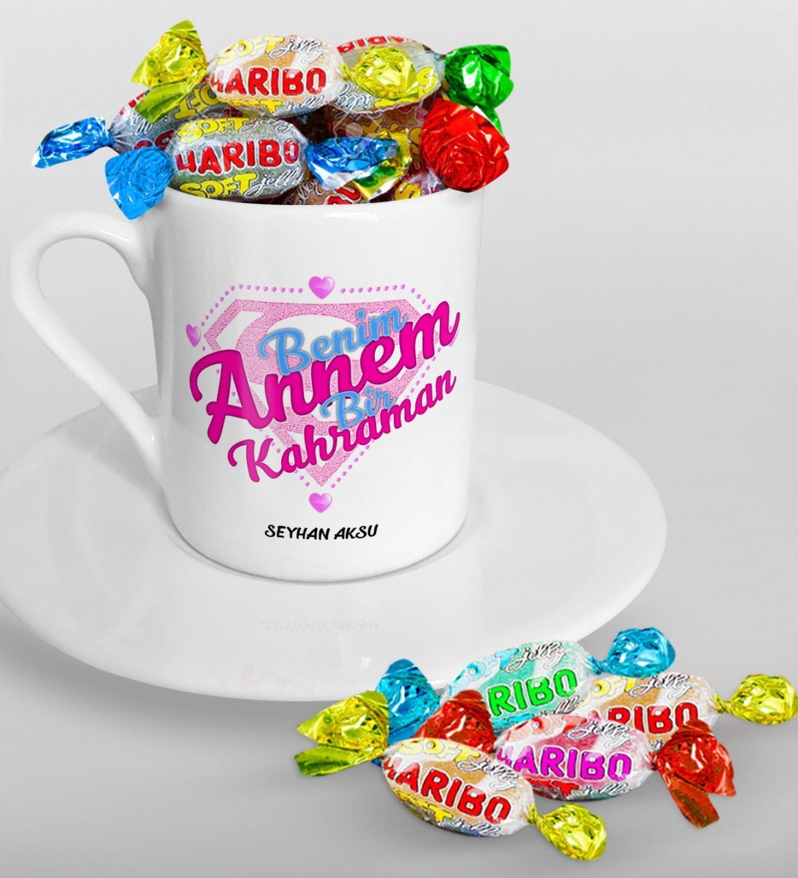 Kişiye Özel Benim Annem Bir Kahraman Tasarımlı Türk Kahvesi Fincanı ve Haribo Şeker Hediye Seti-2