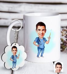 Kişiye Özel Erkek Doktor Karikatürlü Beyaz Kupa ve Anahtarlık Hediye Seti-3